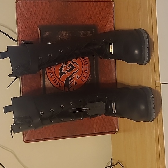 Milwaukee Leather boots - Picture 4 of 6